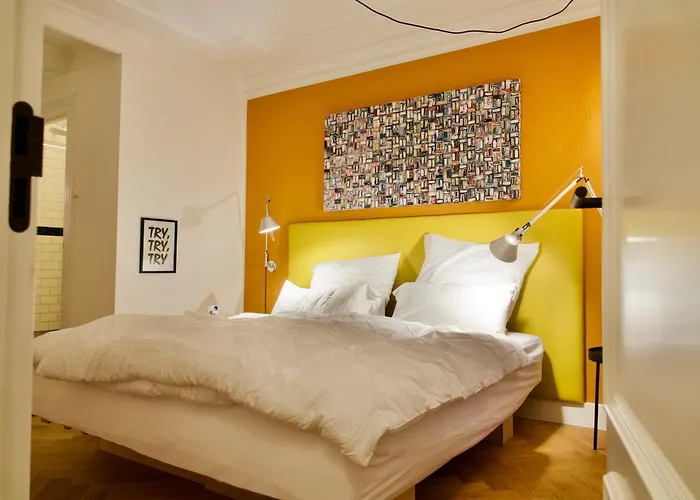 Banzai 3* أمستردام